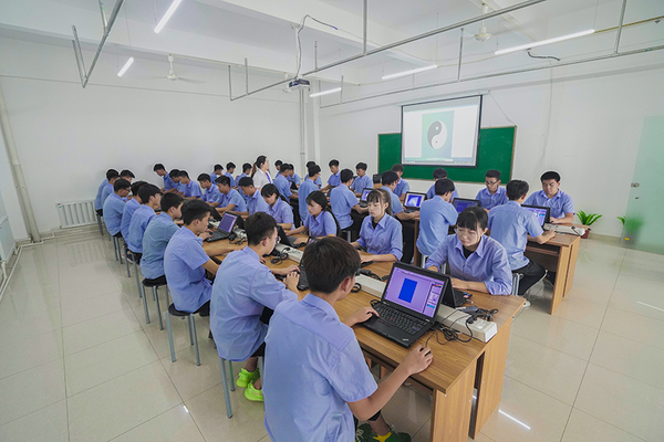 沈阳市孙进高级技工学校